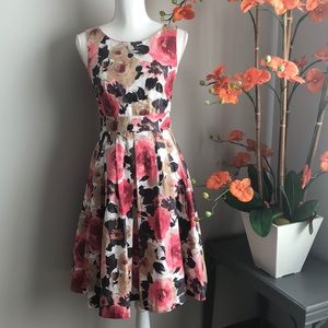 H&M floral dress with POCKETS!